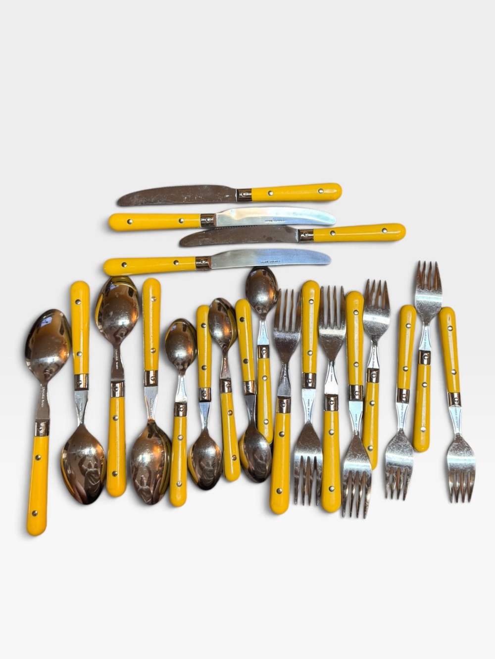 Flatware Set - Picture 2 of 5